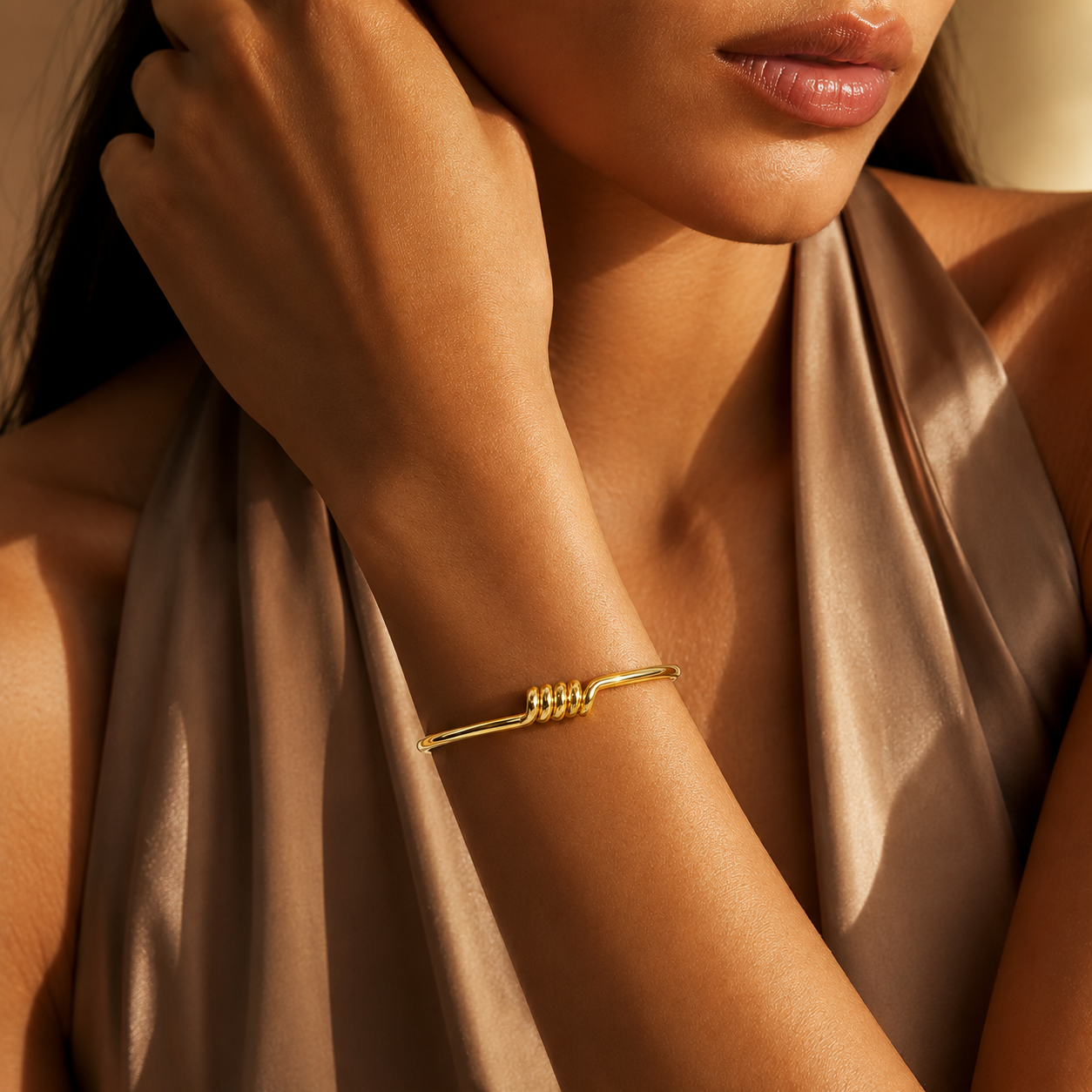 Semijoia Pulseira Bracelete Detalhe 62mm Banho Ouro 18K