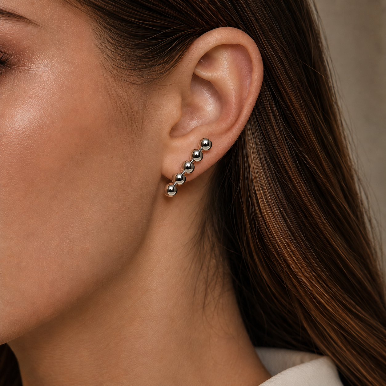 Semijoia Brinco Ear Cuff Bolinhas Lisas 21mm Banho Ródio