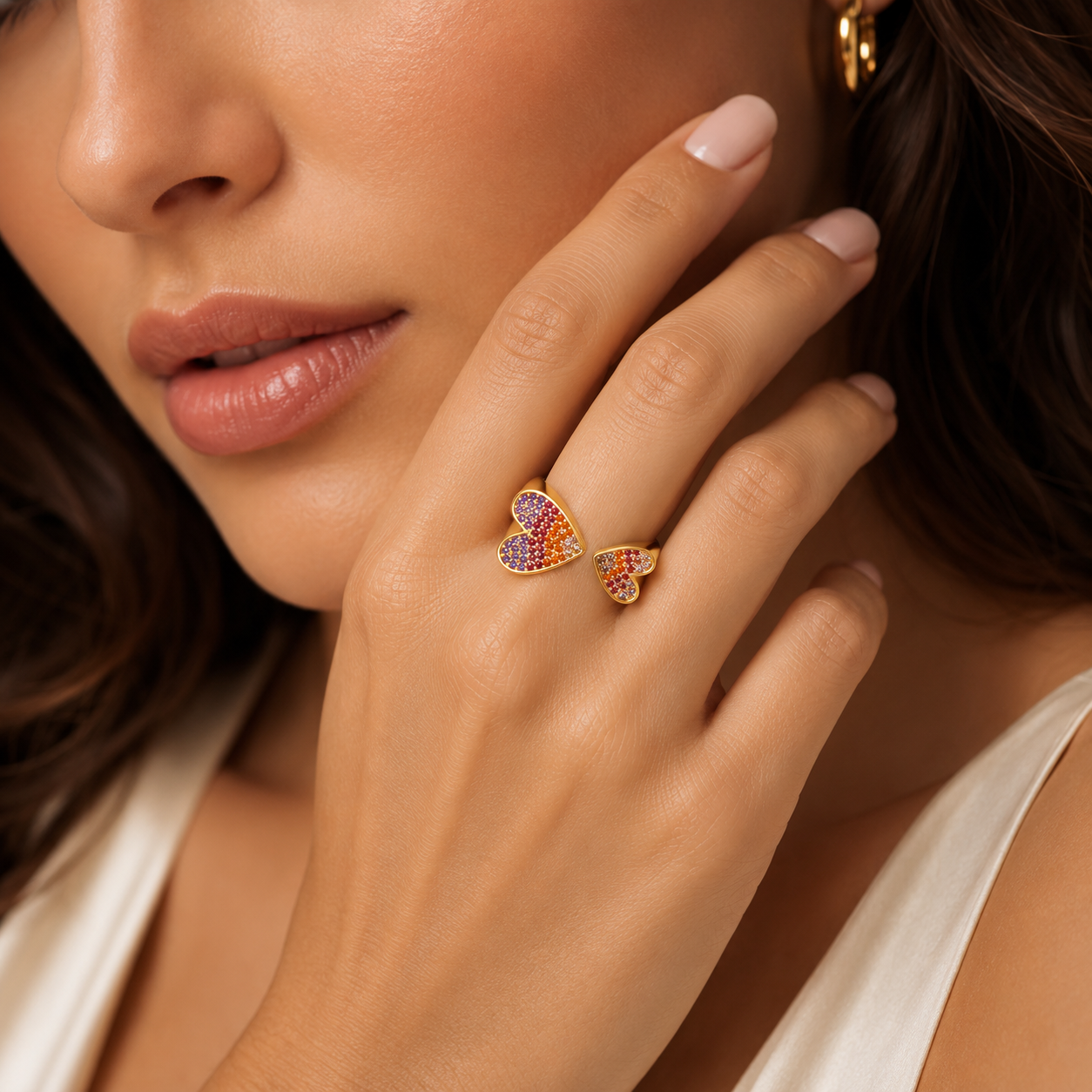 Semijoia Anel Corações Cravejados Colors 13mm Banho Ouro 18K