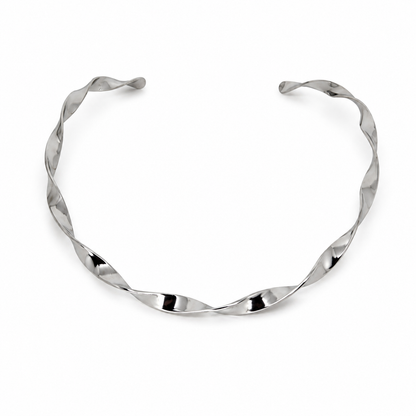 Semijoia Colar Choker Fininha Torcida 12cm Banho Ródio