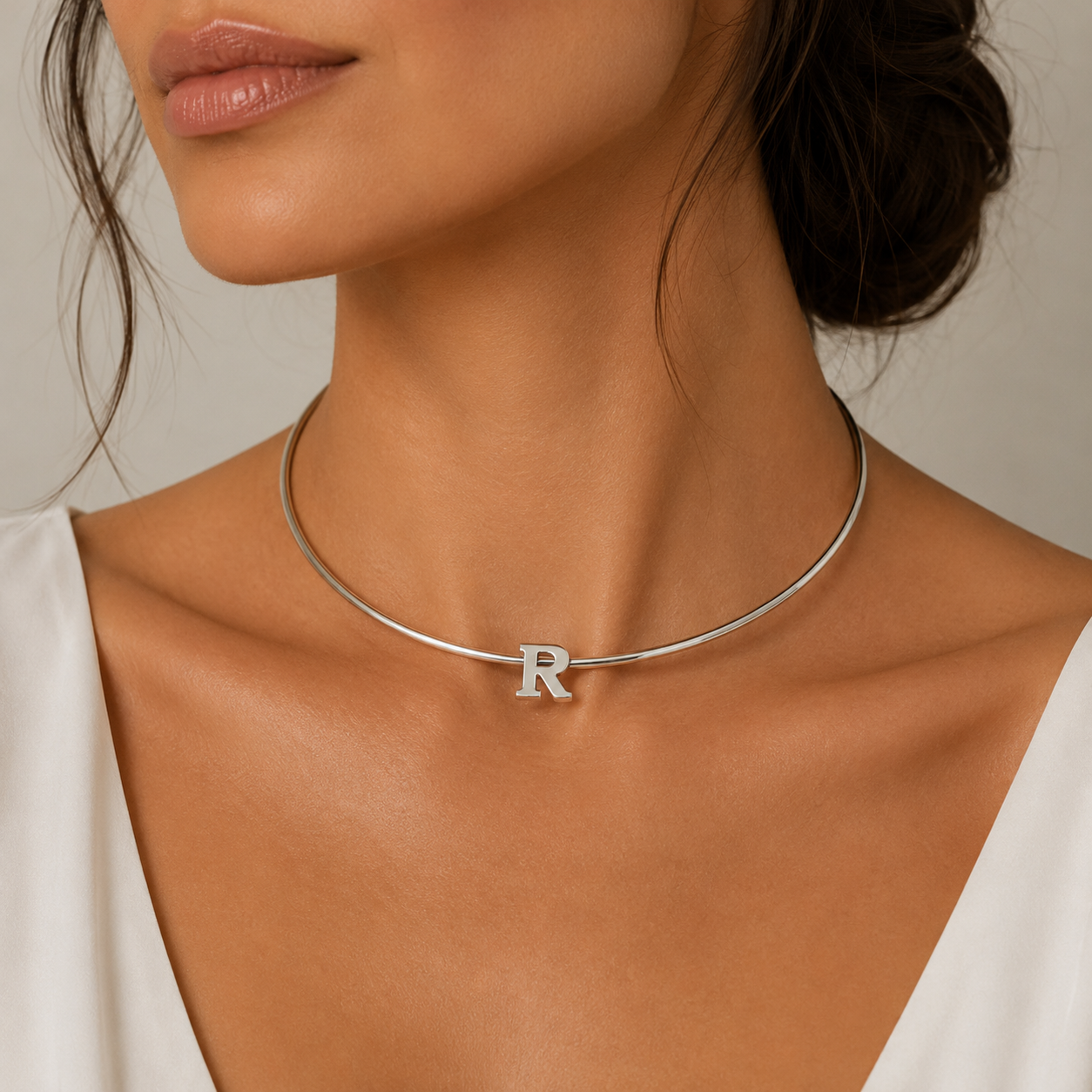 Semijoia Colar Choker Aro 12cm Letra (R) Banho Ródio
