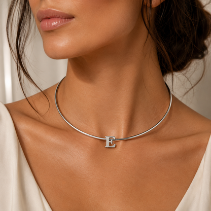 Semijoia Colar Choker Aro 12cm Letra E Banho Ródio