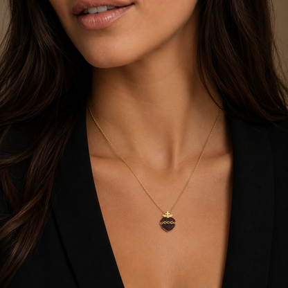 Semijoia Pingente Sagrado Coração Cravejado 21mm Banho Ouro 18K