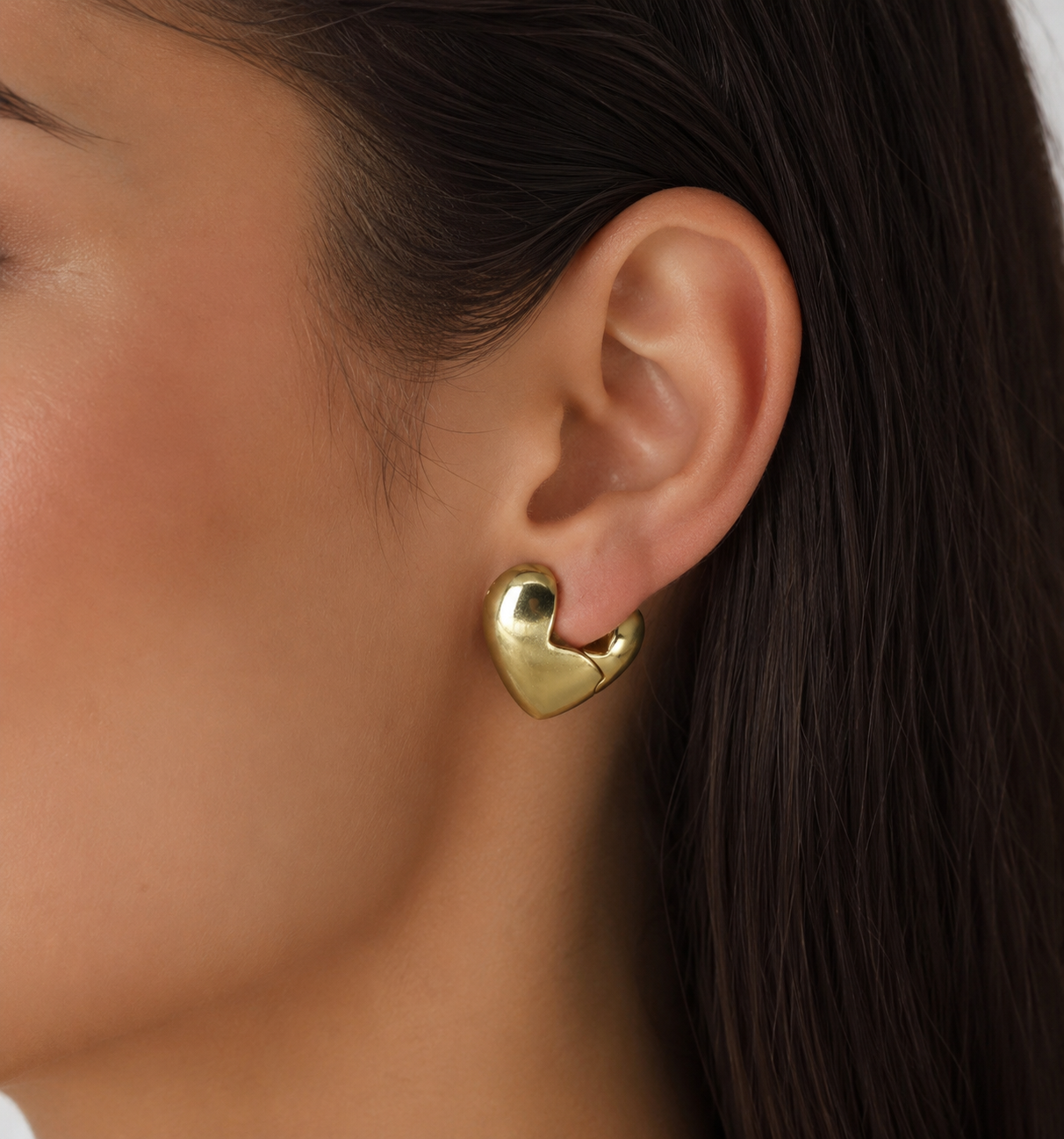 Semijoia Brinco Coração Liso Pequeno 18mm Banho Ouro 18K