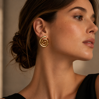 Semijoia Brinco Caracol Liso 21mm Banho Ouro 18K