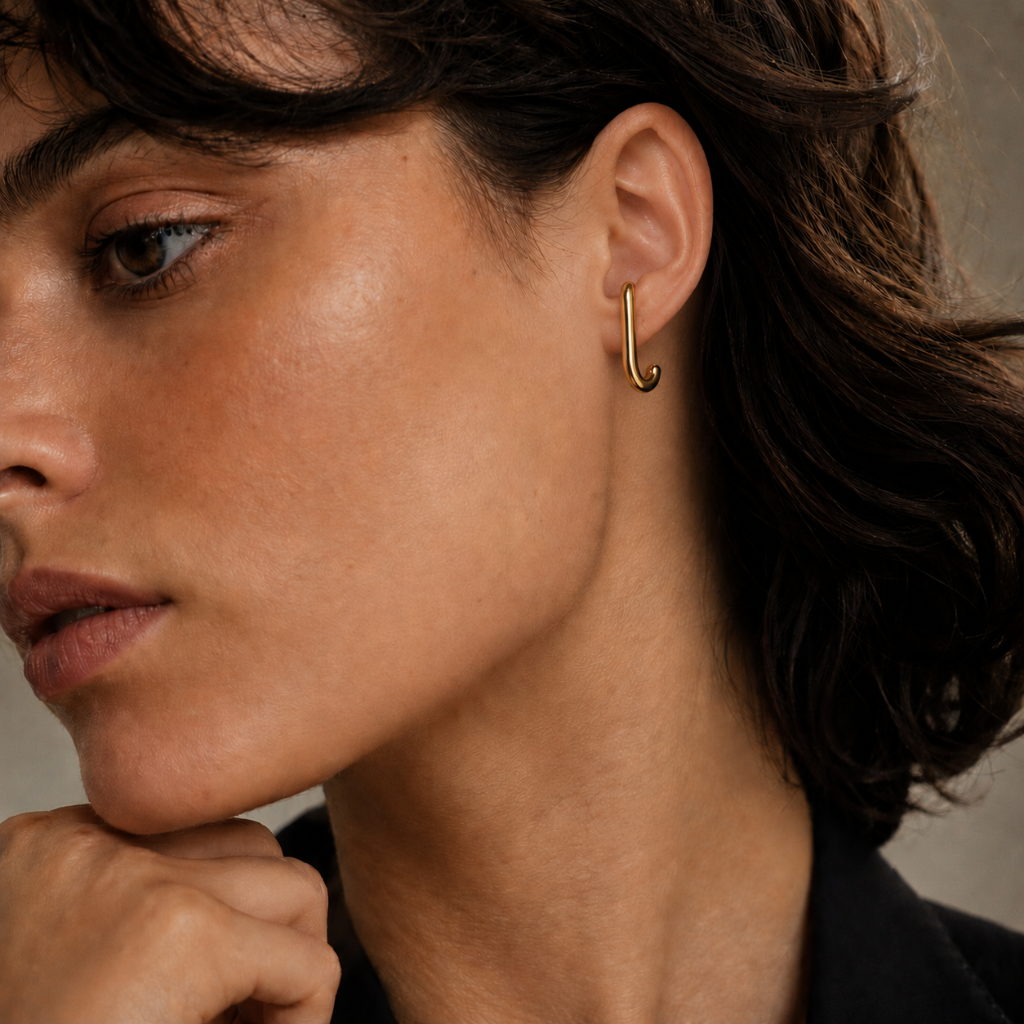 Semijoia Brinco Ear Cuff Hook Liso 24mm Banho Ouro 18K