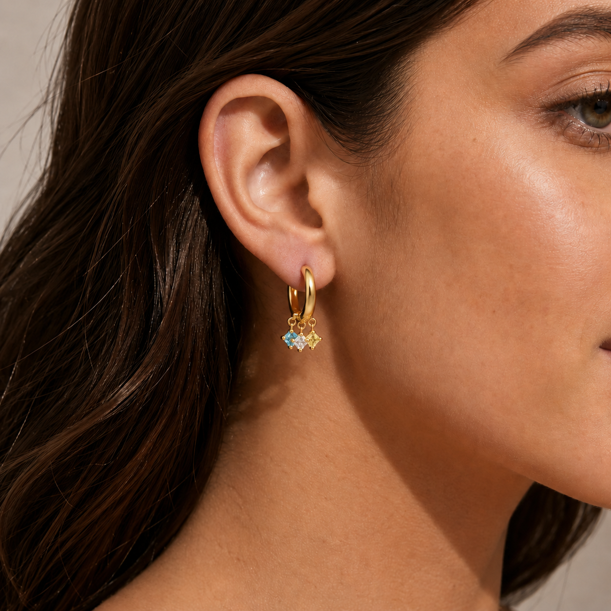 Semijoia Brinco Argola Pedrinhas Aqcua Cristal Yellow 20mm Banho Ouro 18K