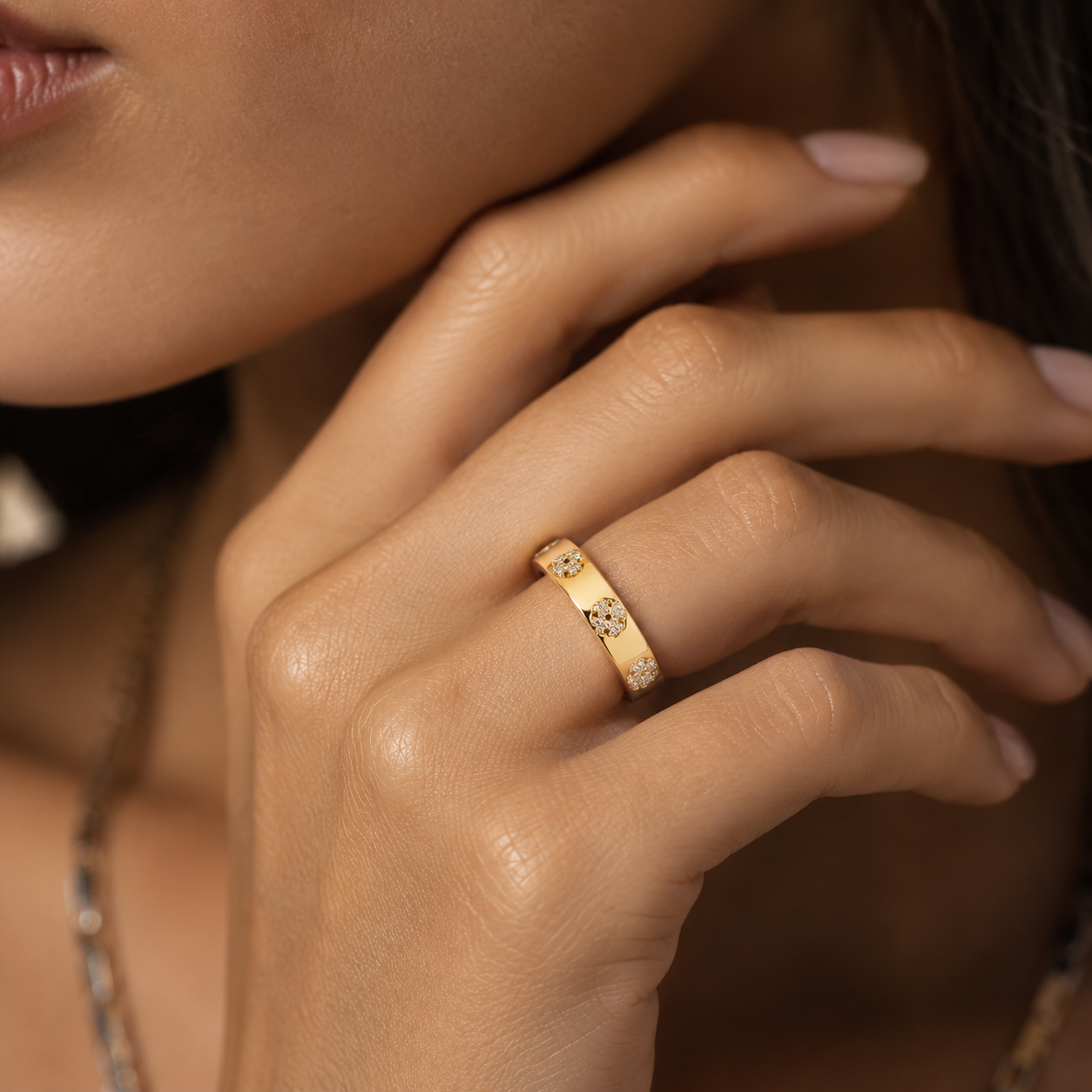 Semijoia Anel Trevo Zircônia 4mm Aro 20 Banho Ouro 18K