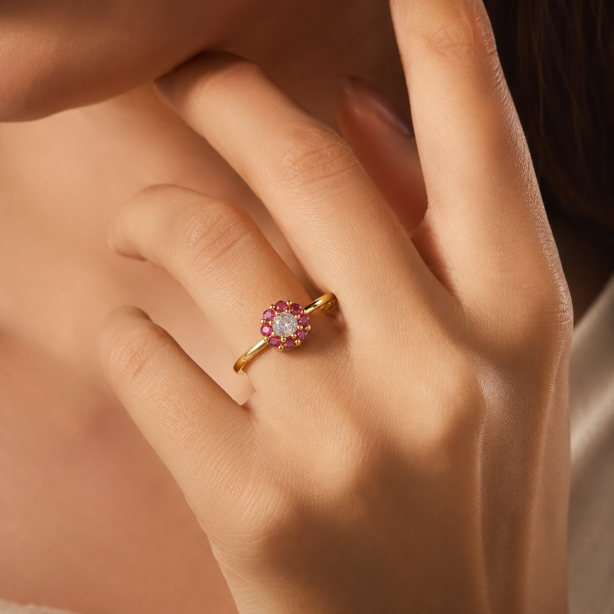 Semijoia Anel Solitário Flor Zircônia E Rubis 5mm Aro 14 Banho Ouro 18K