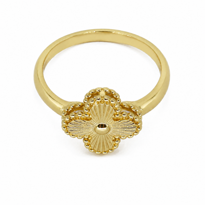 Semijoia Anel Trevo 11mm Aro 21 Banho Ouro 18K