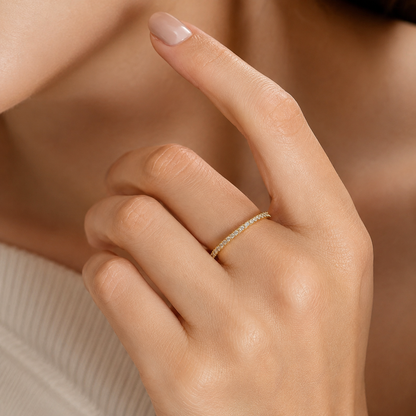 Semijoia Anel Meia Aliança Cravejada 3mm Aro 15 Banho Ouro 18K