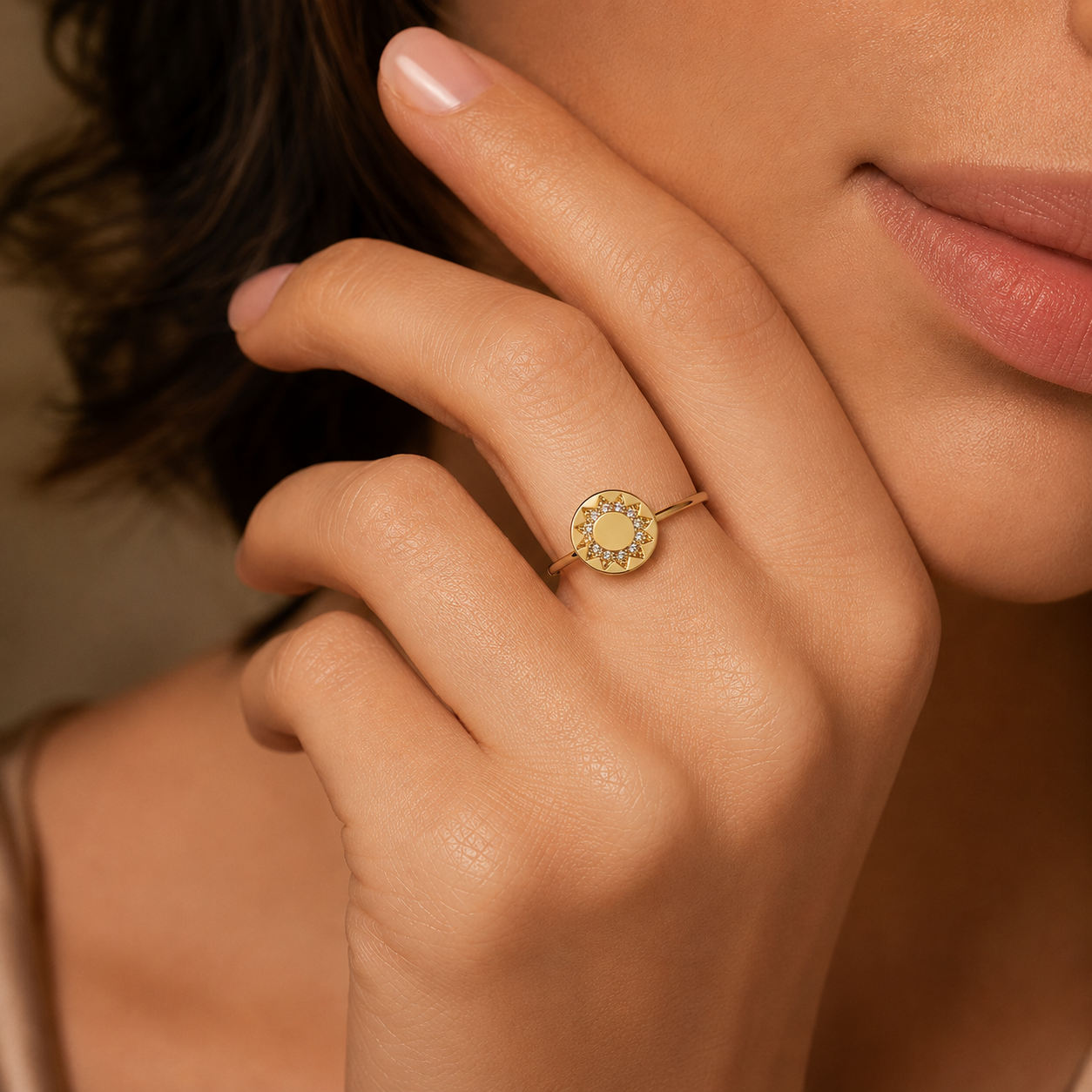 Semijoia Anel Ajustável Redondo Zircônias 10mm Banho Ouro 18K