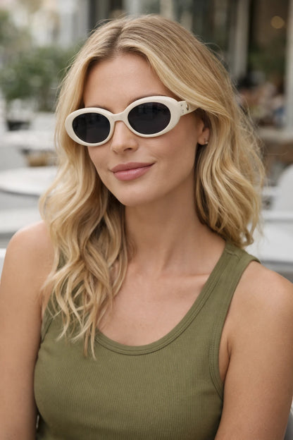 Óculos De Sol Feminino Star Oval UV 400