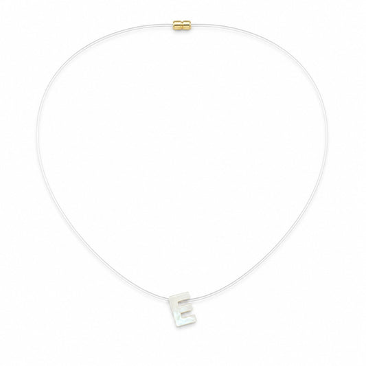 Semijoia Colar Choker Letra (E) Madrepérola Fio De Nylon 40cm Banho Ouro 18K