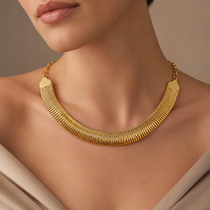 Semijoia Colar Choker Corrente Achatada 30cm Banho Ouro 18K