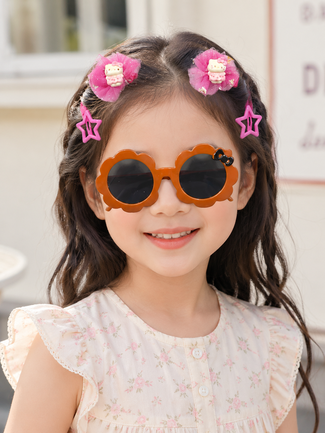 Kit Infantil com Prendedores e Óculos de Sol com 5 Peças
